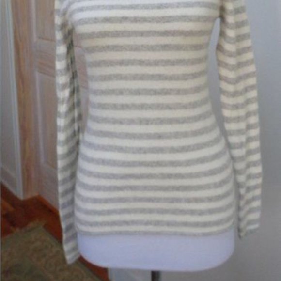 OLD NAVY100% Cashmere Crewneck Sweater Size S - Picture 5 of 9